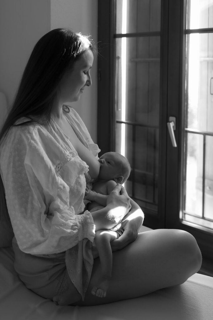 Shooting nouveau né peau à peau Suisse Romande