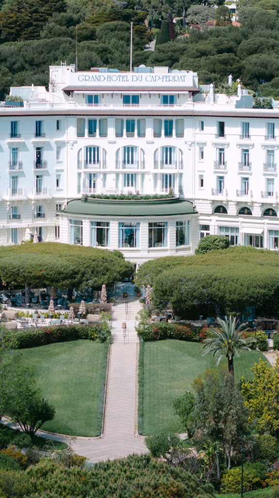 Un mariage d’exception avec vue sur la Méditerranée au Four Seasons Cap-Ferrat. Mariage haute de gamme Côte d'Azur